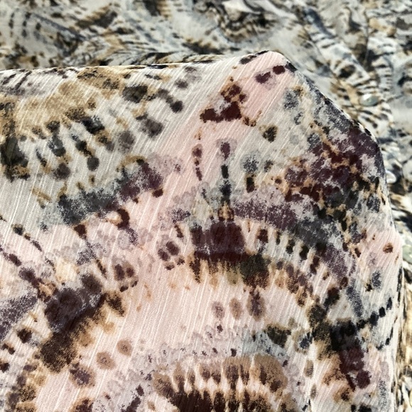 Sheer long sleeve blouse with abalone buttons size M - Picture 8 of 10